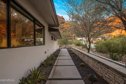 4949 E Grandview Lane, Phoenix, AZ 85018 - Photo 2