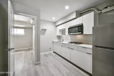 3025 N 32nd Street #21, Phoenix, AZ 85018 - Photo 6