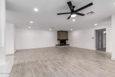 8104 N 45th Avenue, Glendale, AZ 85302 - Photo 10