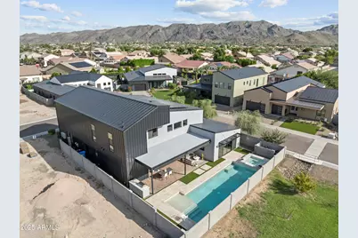 8514 S 9th Drive, Phoenix, AZ 85041 - Photo 4