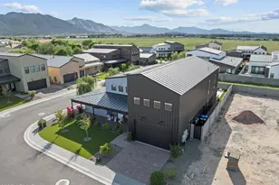 8514 S 9th Dr, Phoenix, AZ 85041 - Photo 2