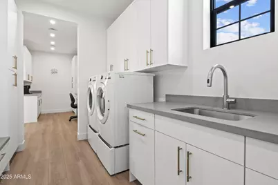 8514 S 9th Drive, Phoenix, AZ 85041 - Photo 34