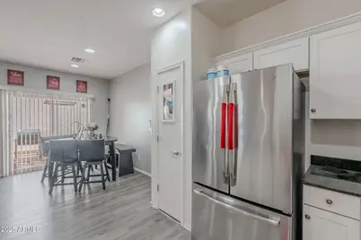 2437 N 73rd Drive, Phoenix, AZ 85035 - Photo 8