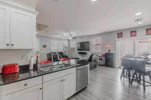 2437 N 73rd Dr, Phoenix, AZ 85035 - Photo 6