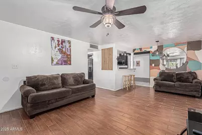 5630 N 30th Drive, Phoenix, AZ 85017 - Photo 8