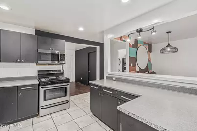 5630 N 30th Drive, Phoenix, AZ 85017 - Photo 14