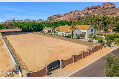 4550 N Rubicon Avenue #1, Phoenix, AZ 85018 - Photo 1