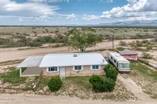 10019 S Honeysuckle Dr, Hereford, AZ 85615 - Photo 2