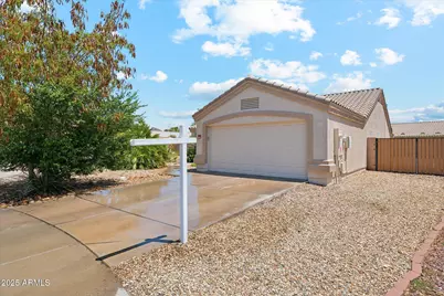 11105 W Ashley Chantil Drive, Surprise, AZ 85378 - Photo 4