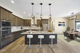 1841 E Lavitt Ln, Phoenix, AZ 85086 - Photo 2