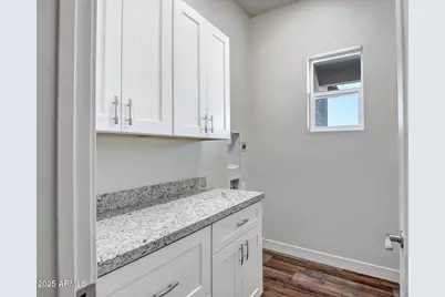 25113 W Lowden Road, Wittmann, AZ 85361 - Photo 22