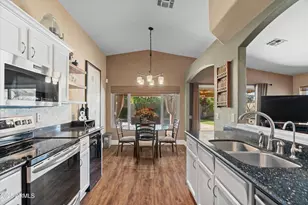 16646 N 35th St, Phoenix, AZ 85032 - Photo 2