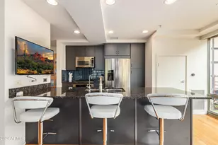 7137 E Rancho Vista Dr, Scottsdale, AZ 85251 - Photo 16