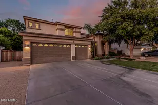 246 E Frances Ln, Gilbert, AZ 85295 - Photo 2