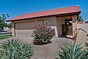 5202 E Tamblo Dr, Phoenix, AZ 85044 - Photo 2
