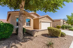 254 N Monterey Ct, Casa Grande, AZ 85194 - Photo 2