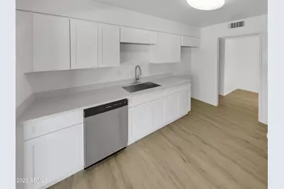 10414 W Sun City Boulevard, Sun City, AZ 85351 - Photo 12