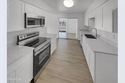 10414 W Sun City Boulevard, Sun City, AZ 85351 - Photo 2