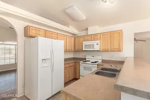 907 E Lincolnwood Cir, Casa Grande, AZ 85194 - Photo 14