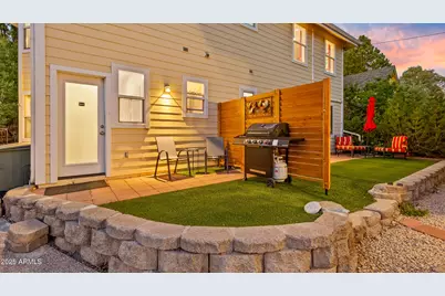 303 W Juniper Avenue, Flagstaff, AZ 86001 - Photo 8