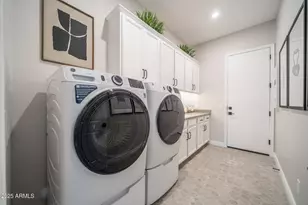 3836 S Gladiolus Cir, Mesa, AZ 85212 - Photo 32