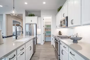 3836 S Gladiolus Cir, Mesa, AZ 85212 - Photo 8