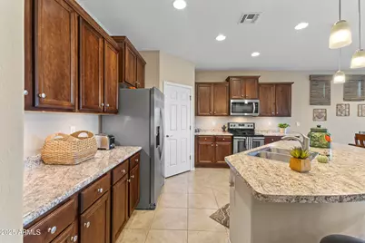 26638 W Zachary Drive, Buckeye, AZ 85396 - Photo 10