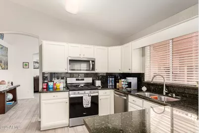 10630 W Mohawk Lane, Peoria, AZ 85382 - Photo 4