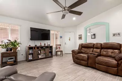 10630 W Mohawk Lane, Peoria, AZ 85382 - Photo 6