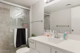 7625 E Camelback Rd, Scottsdale, AZ 85251 - Photo 12