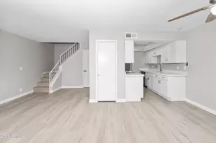 286 W Palomino Dr, Chandler, AZ 85225 - Photo 1