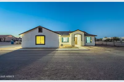 526 W Magma Road, San Tan Valley, AZ 85143 - Photo 1