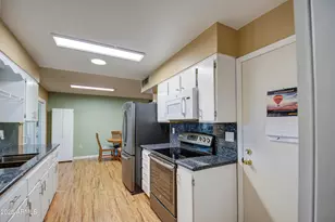 9909 W Newport Dr, Sun City, AZ 85351 - Photo 2