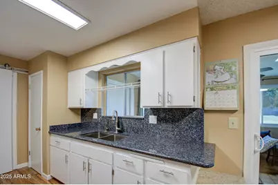 9909 W Newport Drive, Sun City, AZ 85351 - Photo 10