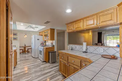 1942 W Kristal Way, Phoenix, AZ 85027 - Photo 10