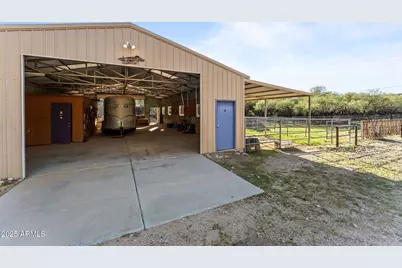 36455 S Rincon Road, Wickenburg, AZ 85390 - Photo 22
