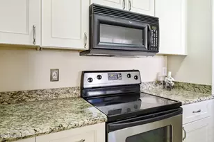 11333 N 92nd St, Scottsdale, AZ 85260 - Photo 10