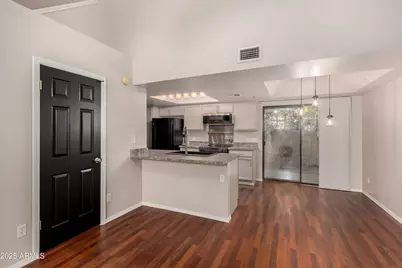 4316 E Avalon Drive #8, Phoenix, AZ 85018 - Photo 2
