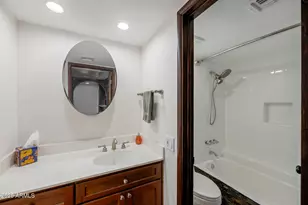 7557 N Dreamy Draw Dr, Phoenix, AZ 85020 - Photo 4