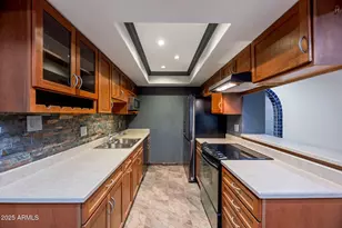 7557 N Dreamy Draw Dr, Phoenix, AZ 85020 - Photo 4