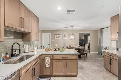 3628 W Banff Lane, Phoenix, AZ 85053 - Photo 10