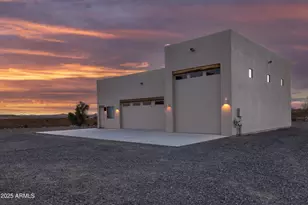 21675 W Date Creek Rd, Wickenburg, AZ 85390 - Photo 10