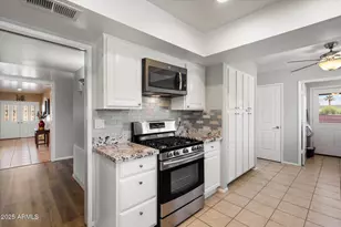 10502 W Sierra Dawn Dr, Sun City, AZ 85351 - Photo 8