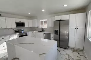 7243 W Sierra St, Peoria, AZ 85345 - Photo 6