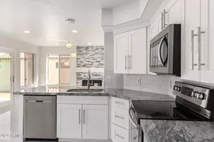 9611 S 50th St, Phoenix, AZ 85044 - Photo 14