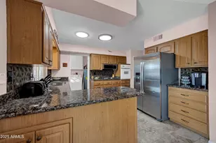 10019 W Shasta Dr, Sun City, AZ 85351 - Photo 8