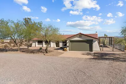 685 N Horseshoe Trail, Wickenburg, AZ 85390 - Photo 1