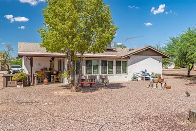 10507 W Buena Vista Drive, Arizona City, AZ 85123 - Photo 14