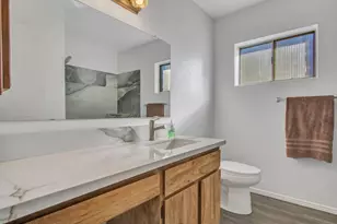 5541 W Crocus Dr, Glendale, AZ 85306 - Photo 30