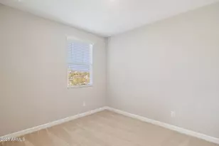 5818 E Zachary Dr, Phoenix, AZ 85054 - Photo 16